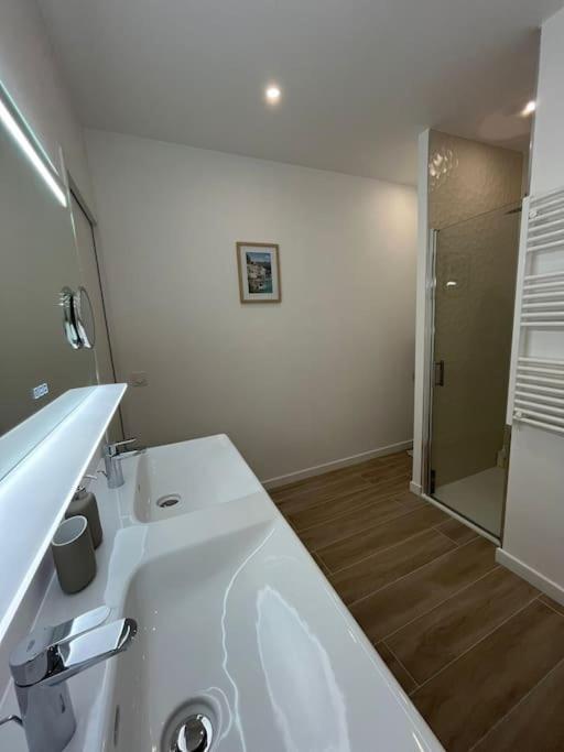Sublime T2/ Cosy/ Clim/ Parking/Plage Menton Bagian luar foto